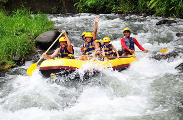 Telaga Waja Rafting and Uluwatu Tour