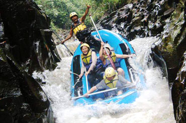 Melangit Rafting and Safari Park Packages