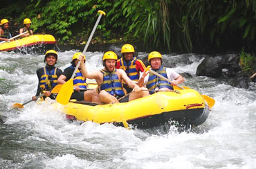 Telaga Waja Rafting + Bali Swing + Spa Packages