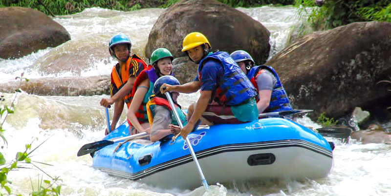 Melangit Rafting and Safari Park Packages